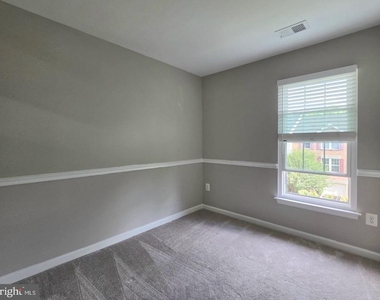 4613 Ripley Manor Terrace - Photo Thumbnail 27