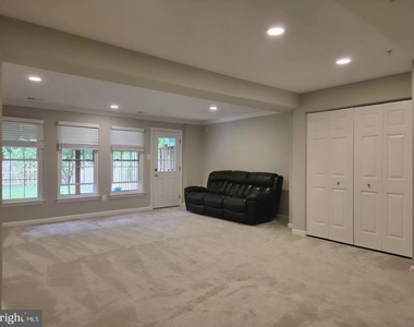 4613 Ripley Manor Terrace - Photo Thumbnail 31