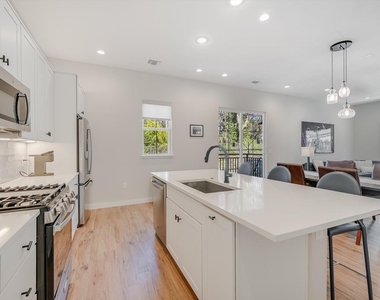 3809 Valley View Rd - Photo Thumbnail 8