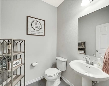 112 Magna Ln - Photo Thumbnail 7