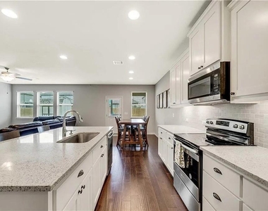 112 Magna Ln - Photo Thumbnail 3