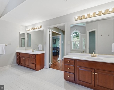 10117 Meyer Point Terrace - Photo Thumbnail 21