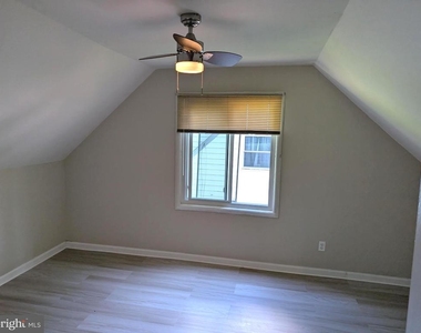5812 Wainwright Avenue - Photo Thumbnail 3