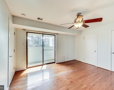 8923 Battery Place - Photo Thumbnail 7
