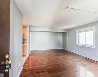8923 Battery Place - Photo Thumbnail 5
