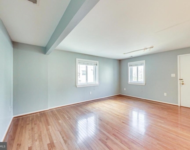 8923 Battery Place - Photo Thumbnail 4