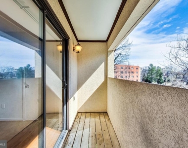 8923 Battery Place - Photo Thumbnail 11