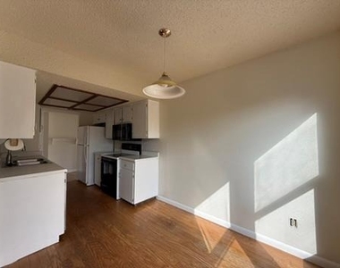 411 Buckboard Blvd - Photo Thumbnail 4