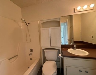 411 Buckboard Blvd - Photo Thumbnail 10
