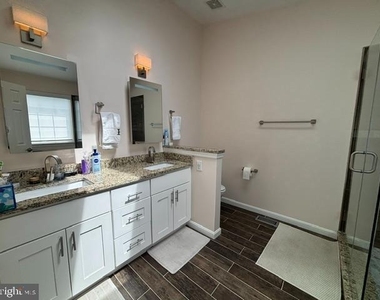10148 Vanderbilt Circle - Photo Thumbnail 20