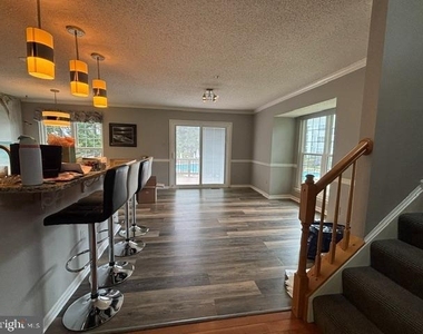 10148 Vanderbilt Circle - Photo Thumbnail 6