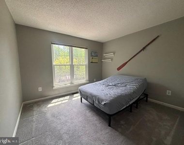 10148 Vanderbilt Circle - Photo Thumbnail 26
