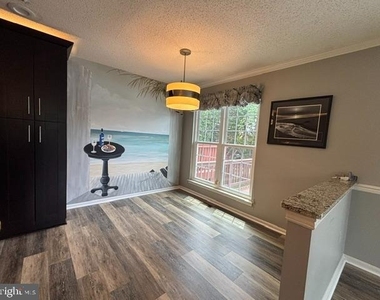 10148 Vanderbilt Circle - Photo Thumbnail 8