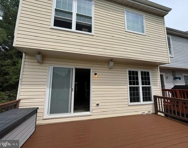 10148 Vanderbilt Circle - Photo Thumbnail 13