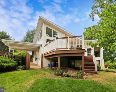 3301 Shirley Ln - Photo Thumbnail 2