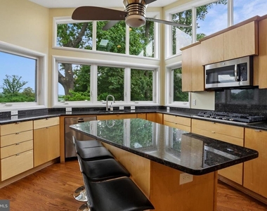 3301 Shirley Ln - Photo Thumbnail 12
