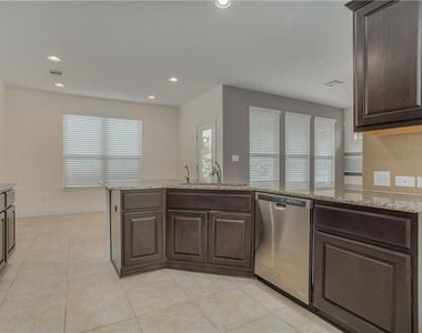 3651 Sandy Brook Dr - Photo Thumbnail 7