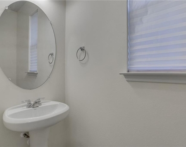 3651 Sandy Brook Dr - Photo Thumbnail 10