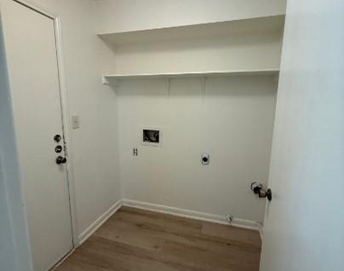 2510 Howellwood Way - Photo Thumbnail 7