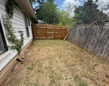 2510 Howellwood Way - Photo Thumbnail 15