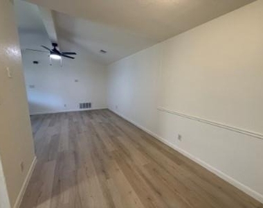 2510 Howellwood Way - Photo Thumbnail 5
