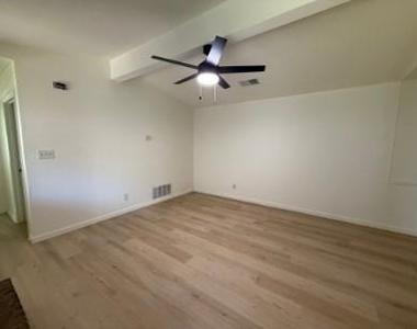 2510 Howellwood Way - Photo Thumbnail 8