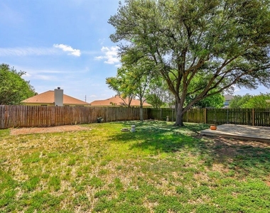 502 Eaglecreek Dr - Photo Thumbnail 23