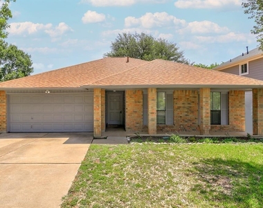 502 Eaglecreek Dr - Photo Thumbnail 1