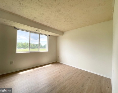 1001 Heather Ridge Drive - Photo Thumbnail 11