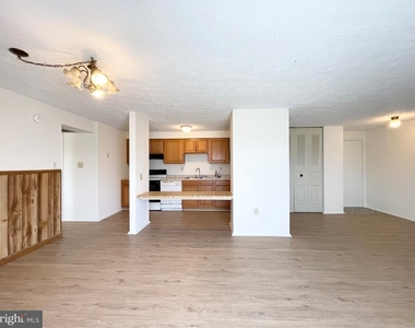 1001 Heather Ridge Drive - Photo Thumbnail 4