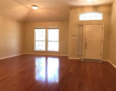 10309 Broomflower Dr - Photo Thumbnail 5