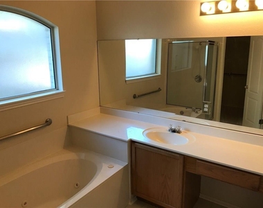 10309 Broomflower Dr - Photo Thumbnail 24