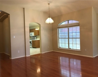 10309 Broomflower Dr - Photo Thumbnail 8