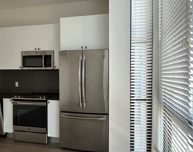 800 Embassy Dr - Photo Thumbnail 2