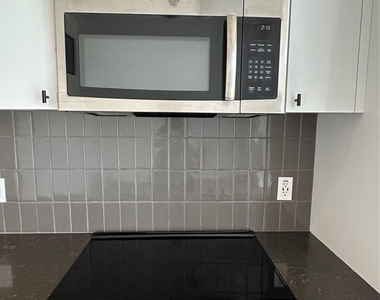800 Embassy Dr - Photo Thumbnail 1