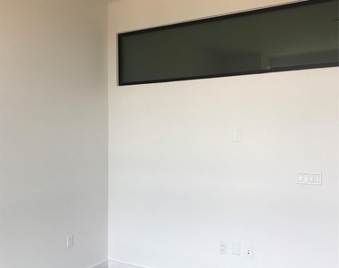 800 Embassy Dr - Photo Thumbnail 28