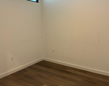 800 Embassy Dr - Photo Thumbnail 13