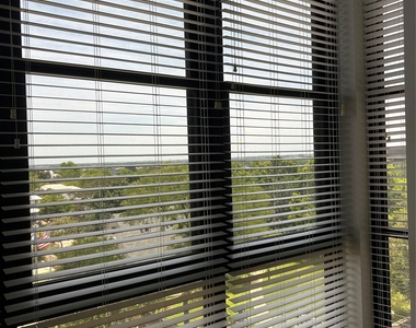800 Embassy Dr - Photo Thumbnail 16