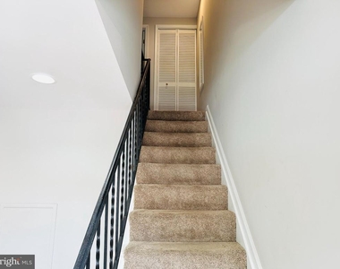 34 Carroll View Avenue - Photo Thumbnail 5