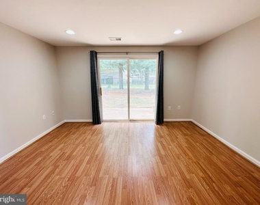 34 Carroll View Avenue - Photo Thumbnail 3