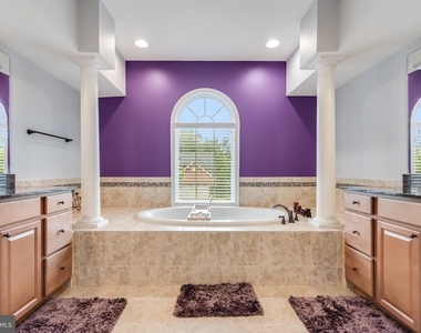 10600 Sugarberry Street - Photo Thumbnail 17