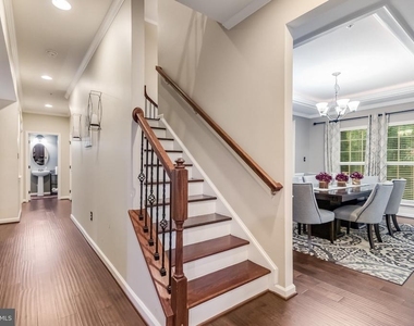 10600 Sugarberry Street - Photo Thumbnail 12