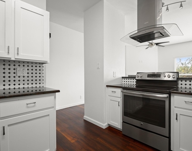 2414 Longview St - Photo Thumbnail 5