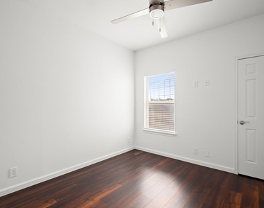 2414 Longview St - Photo Thumbnail 14