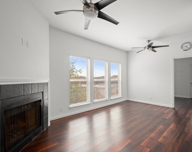 2414 Longview St - Photo Thumbnail 1