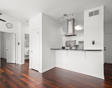 2414 Longview St - Photo Thumbnail 2