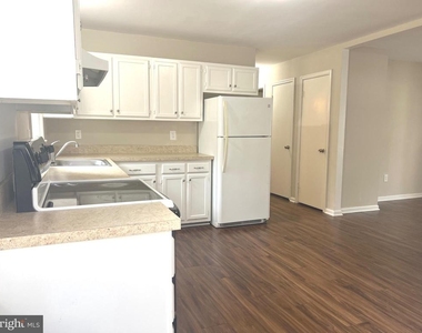 12904 Huron Drive - Photo Thumbnail 16