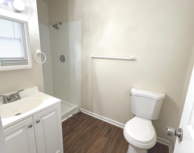 12904 Huron Drive - Photo Thumbnail 7