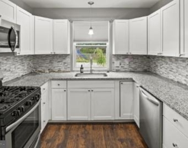 237 3rd Avenue - Photo Thumbnail 8