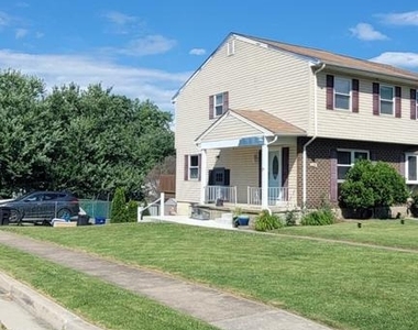 4236 Slater Avenue - Photo Thumbnail 6